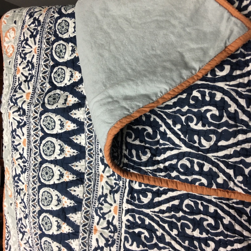 Pottery Barn Queen Size Quilt w/ 2 Standard Shams. Blue,Orange & Grey EUC